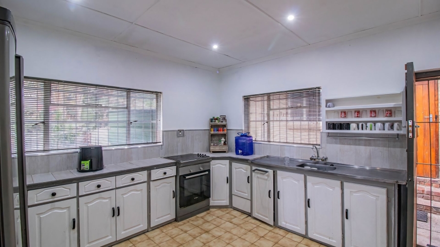 3 Bedroom Property for Sale in Sunrise On Sea Eastern Cape